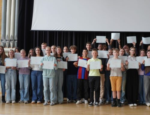 Übergabe der DELF-Zertifikate an der Albert-Schweitzer-Schule