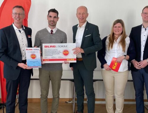Schwimmenlernen – Bildungsminister Schwarz überreicht bundesweiten Förderpreis „DLRG & Schule“ an die ASS