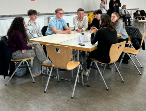 Aktionstag der nord- und osthessischen Europaschulen: Politiker-Speed-Dating an der Albert-Schweitzer-Schule Hofgeismar